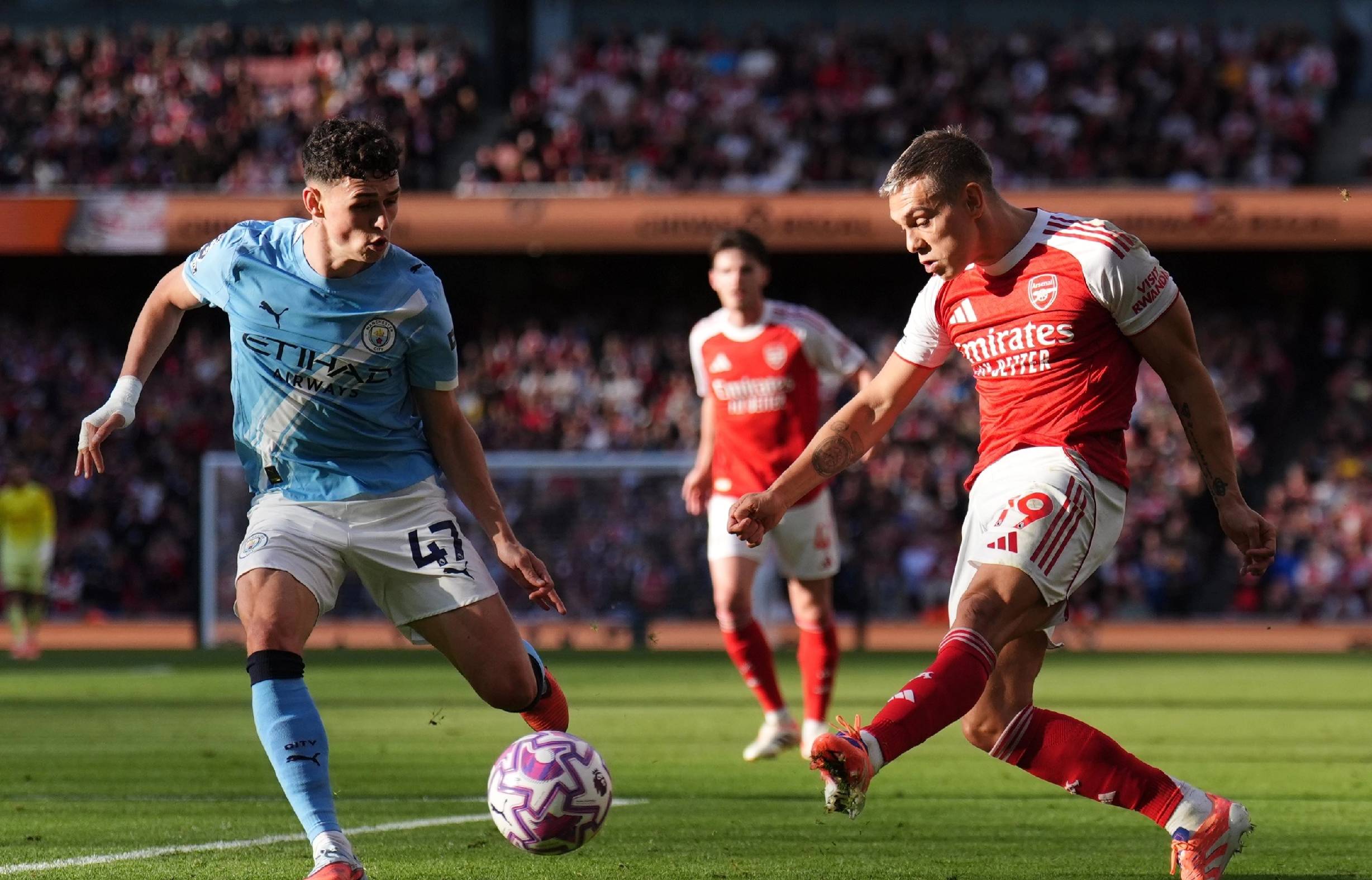 曼联对阵西汉姆联：阿莫林的换人争议与球队表现分析