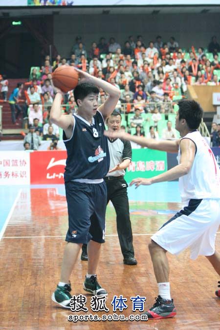 一夜3大消息！湖人迎利好，勇士交易新进展，杜兰特动态引热议