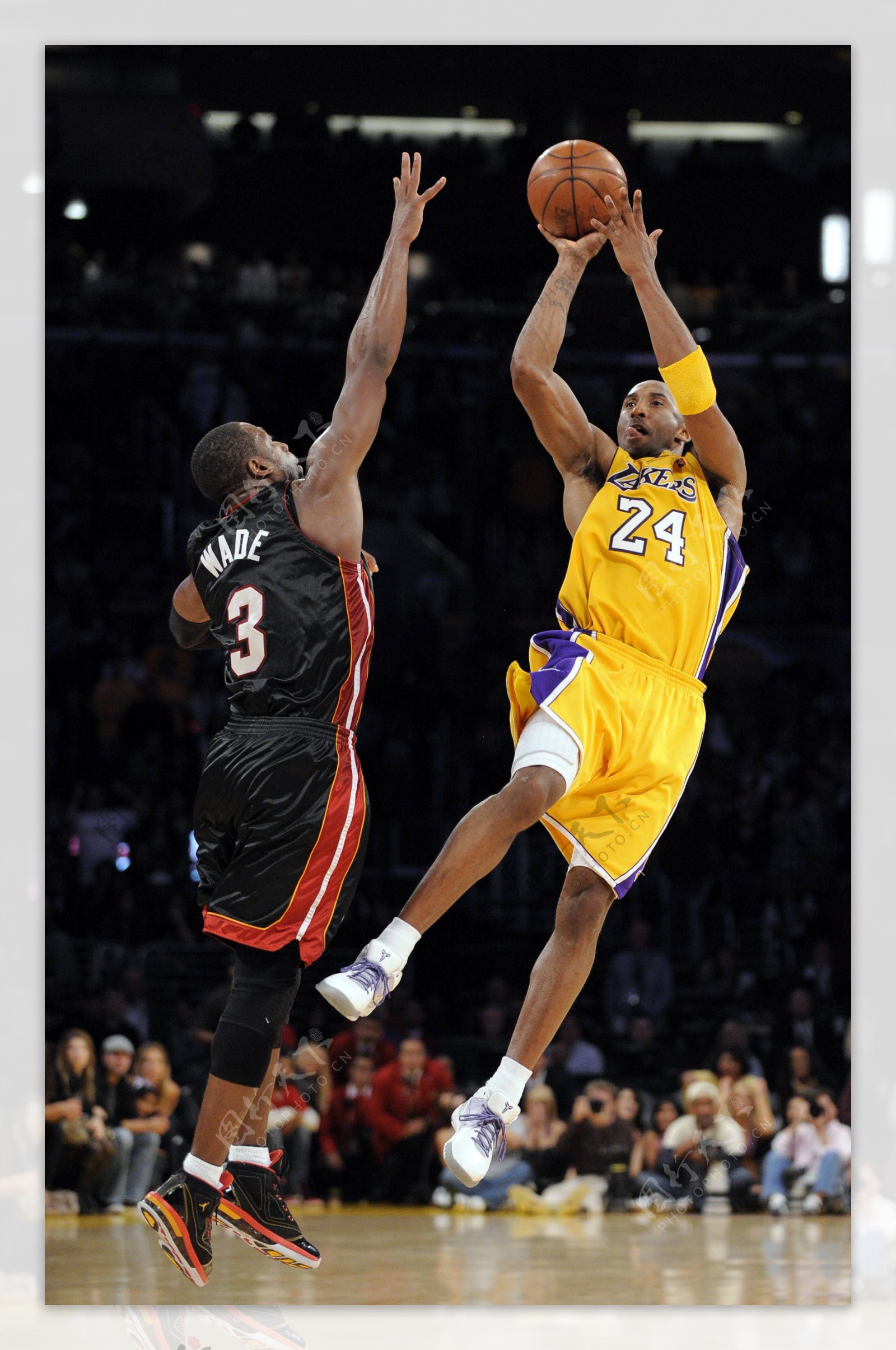 都是东部的！湖人本赛季被四支球队横扫：魔术、骑士、雄鹿、活塞