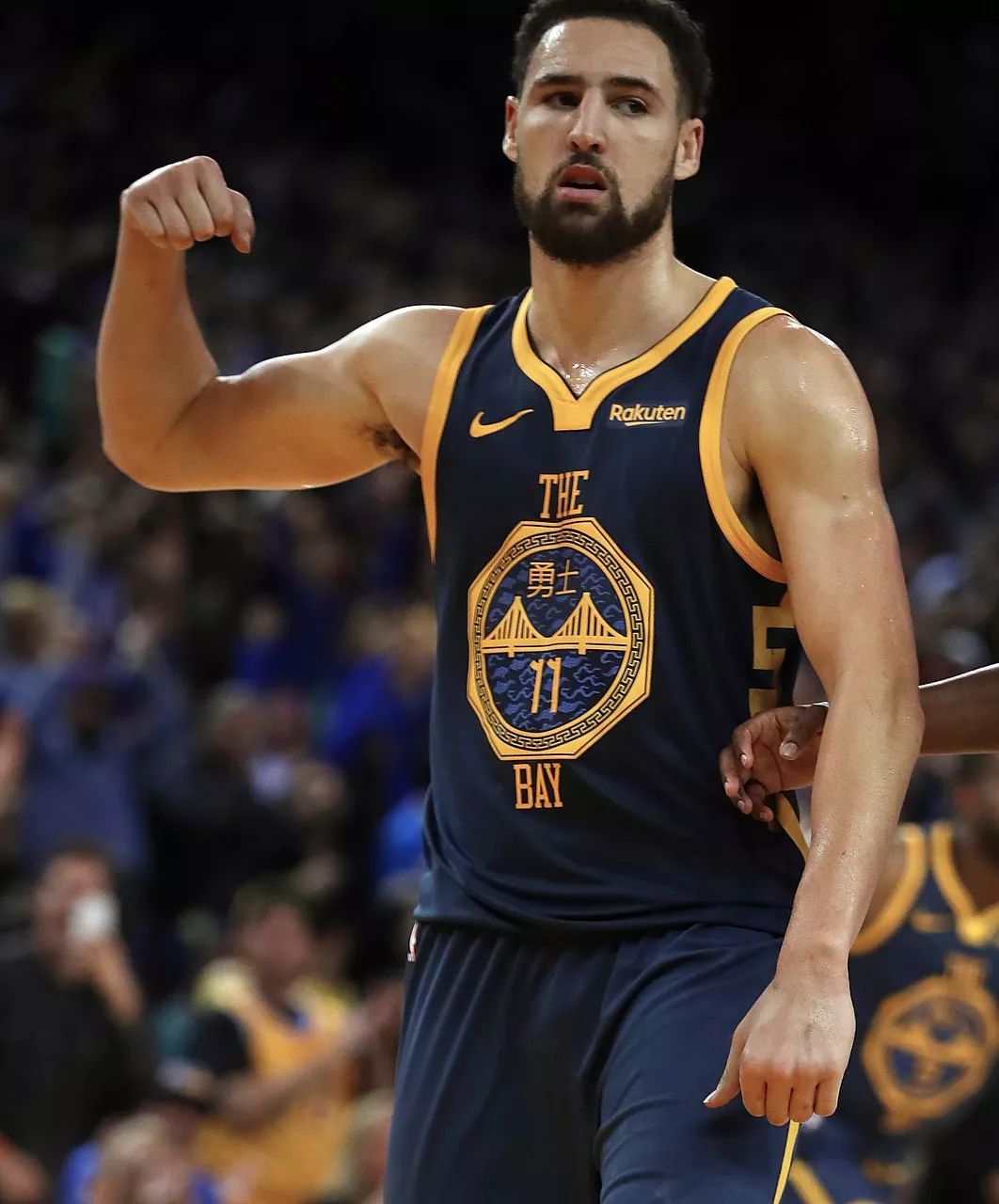 主力缺阵成就机会，活塞新秀珍惜比赛交出代表作，一球成名！