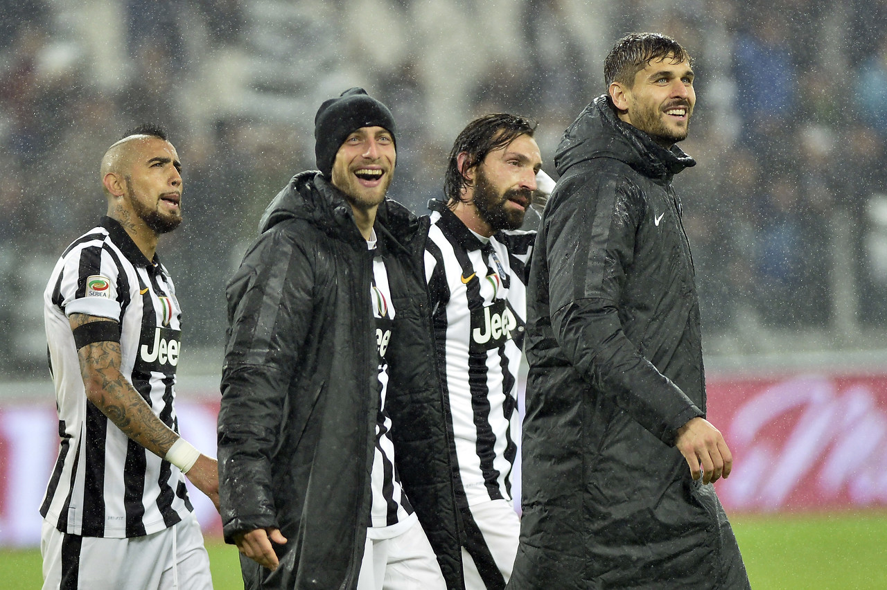 长春亚泰降级后换帅，新任主帅阎峰资历不足，俱乐部因成本考量选择本土球员，试图重建中超之路。