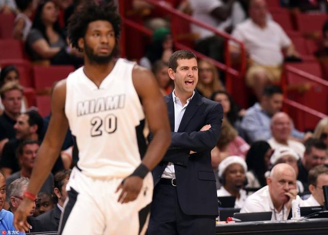 记者：多纳鲁马经纪人下周中会见巴黎高层，了解续约可能性