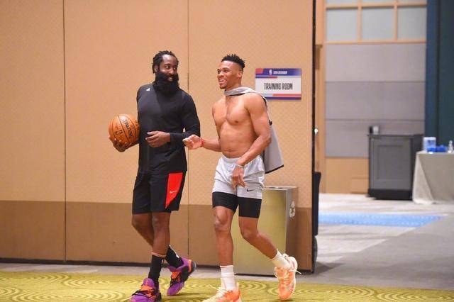 郭艾伦22年全运会决赛集锦：对阵广东爆砍33分5板3助