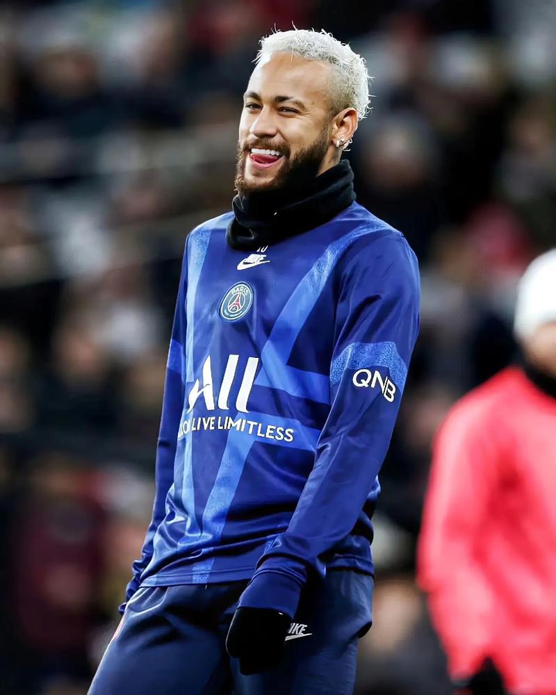 马奎尔单季 70 轰壮举令世界震惊，尽管该纪录几年后便被邦兹打破