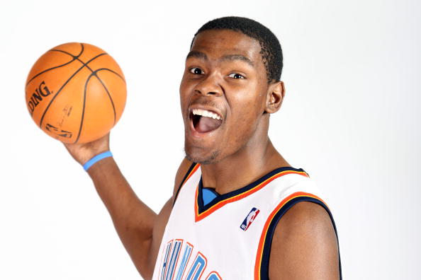 76人两将回归！保罗·乔治首发战篮网，博纳迎来复出